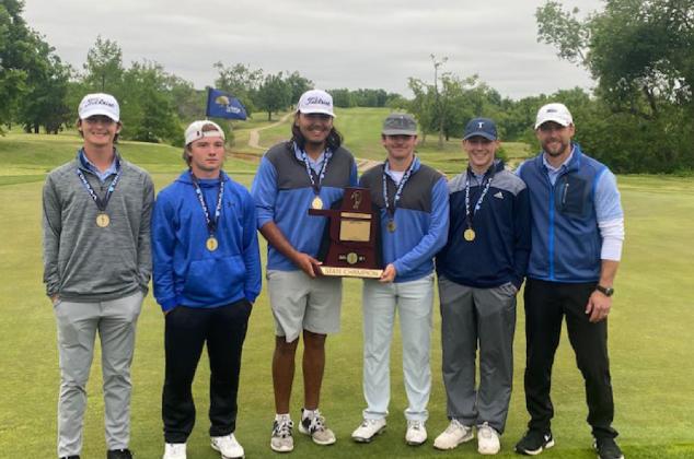 Walters High School Golf Team With The State Championship Trophy At ...